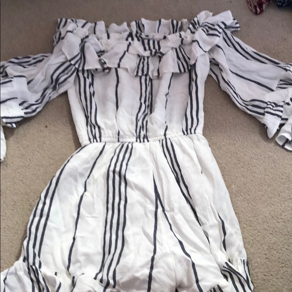 off the shoulder romper. - Picture 3 of 3